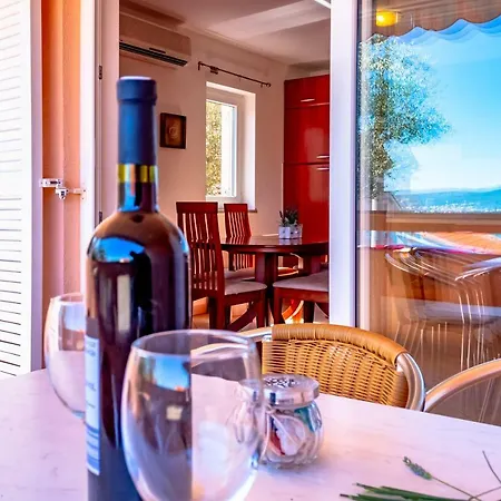 Apartment Abby Kornic